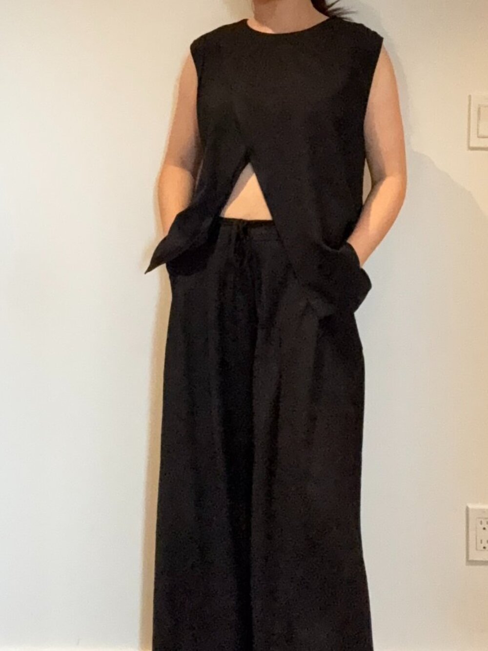 ✨ 2-piece Black Two-Piece Set — Minimalist, Flowy & Modern ✨